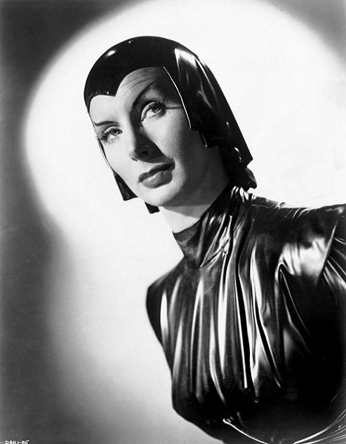 DATAPROFILE - Nyah dans Cineteek 17070806342715263615137485