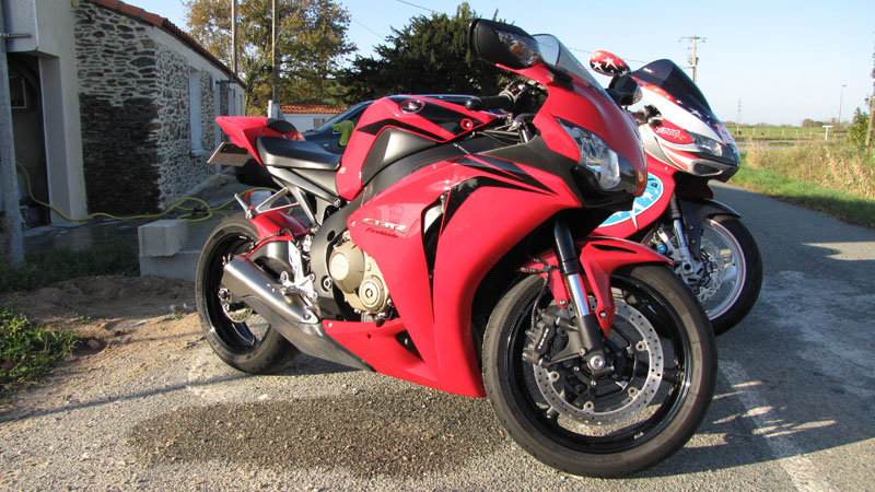 mon CBR 1000rr 2008 1201140735321127599299181