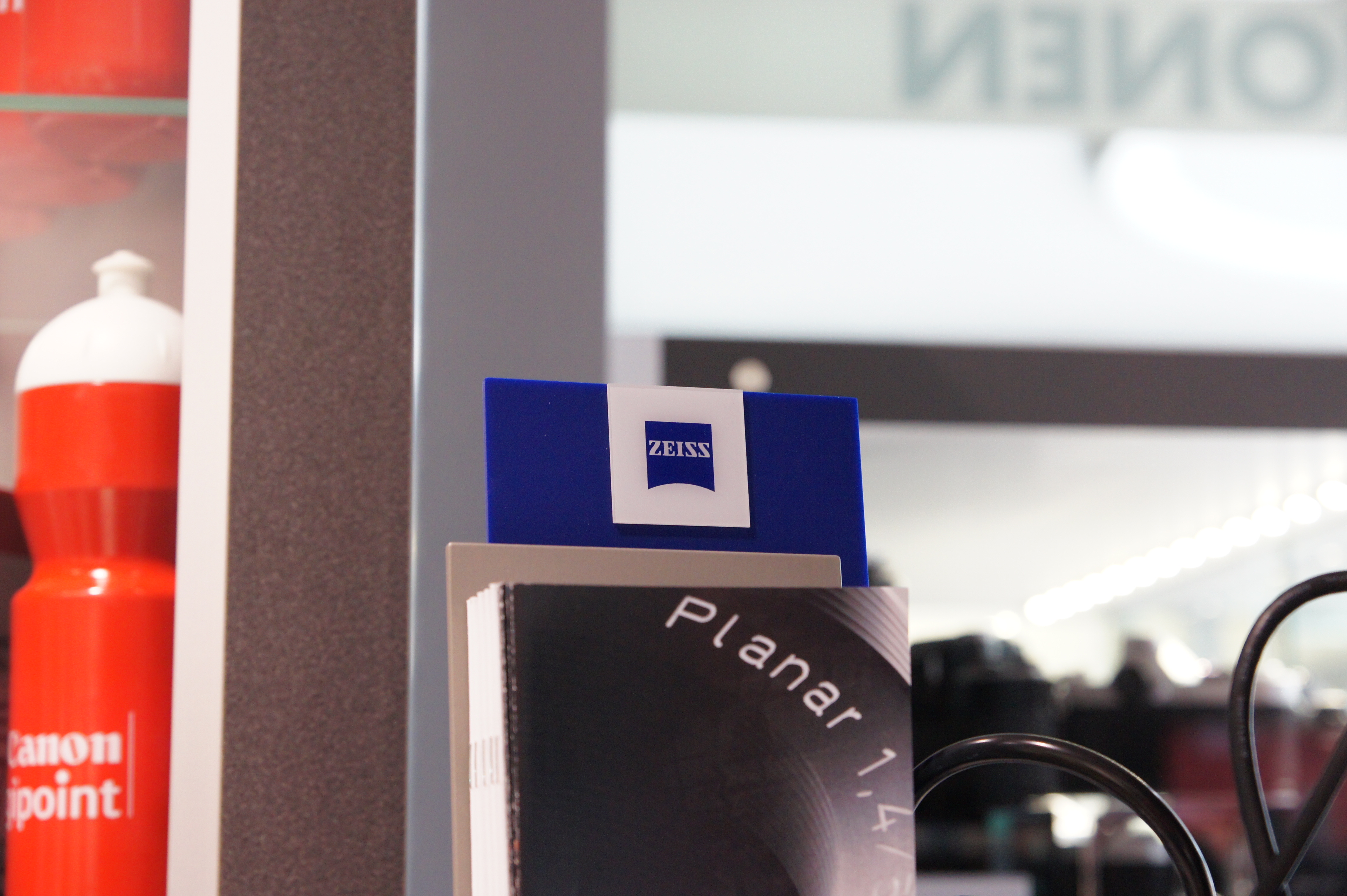 A550 1650 50mm F4.0 1-60s 1600ISO