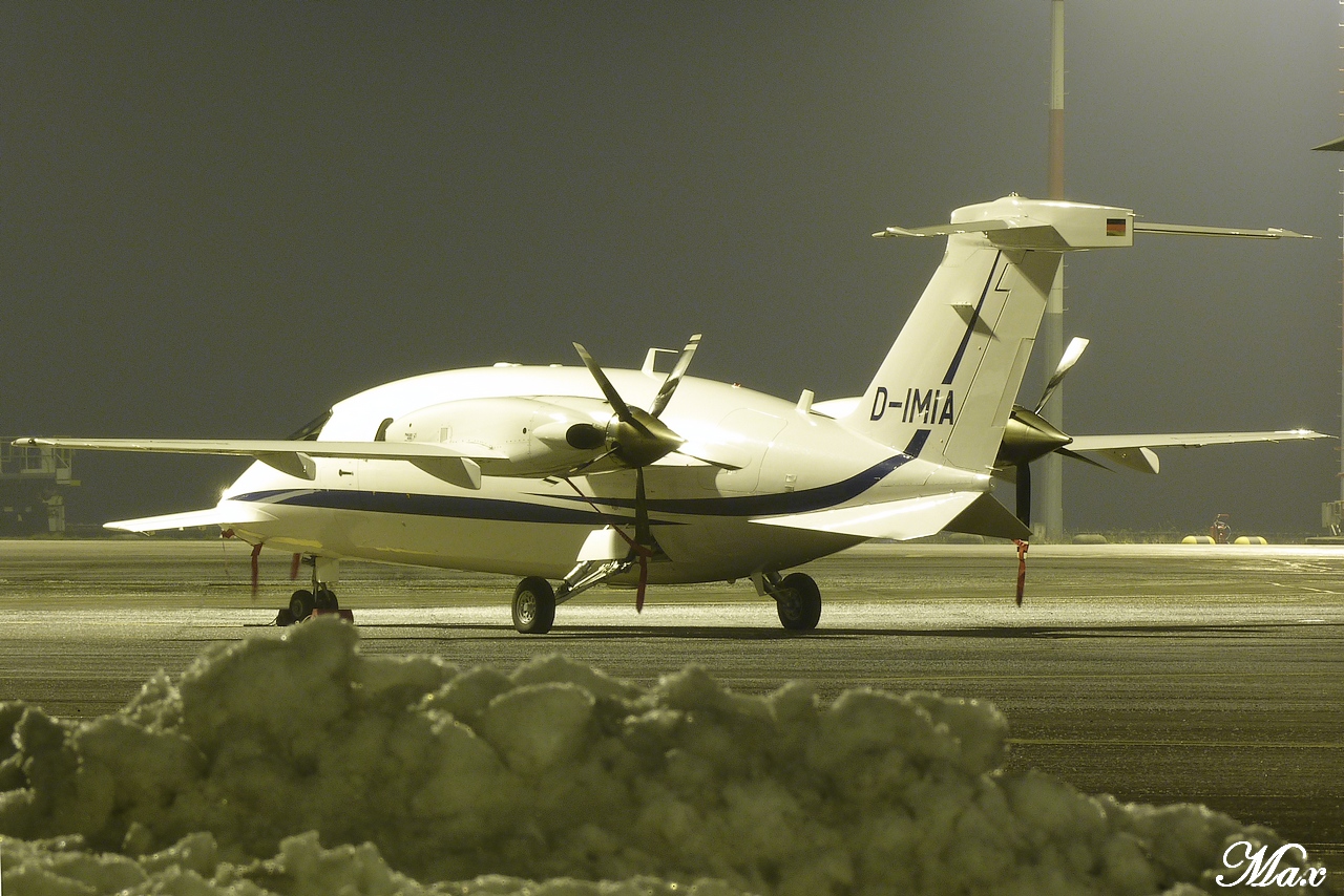 Nantes - Février 2012 : Tagazous, bizzjets, hélicos et longs courriers...   - Page 2 1202060906521438369404173