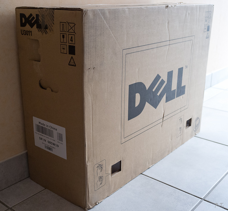 Dell U3011 - 2012-02-11 005