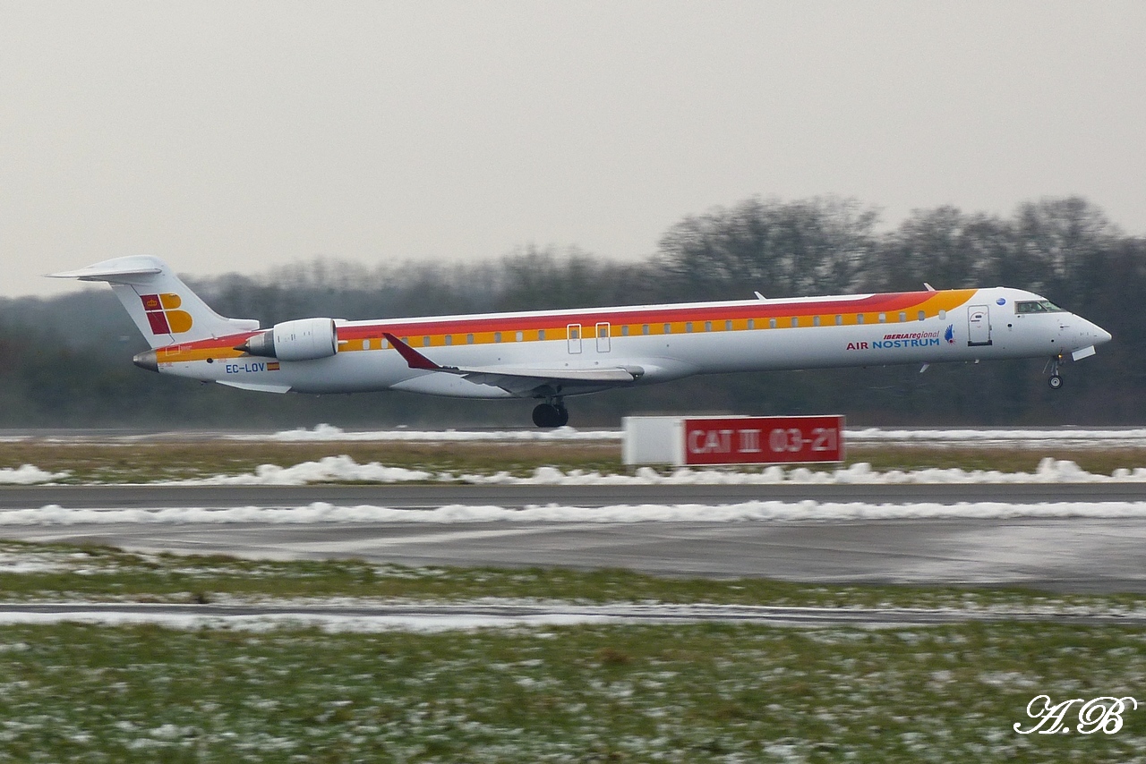 [07/02/2011] CRJ1000 (EC-LJS) AirNostrum 1202170846391438369452720