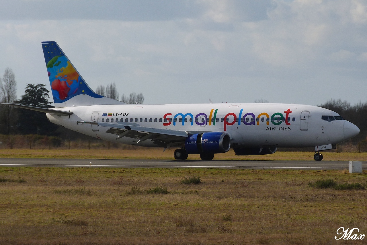 [26/12/2011] Boeing 737-300 (LY-FLH] Small Planet Airlines 1202200100011438369461728