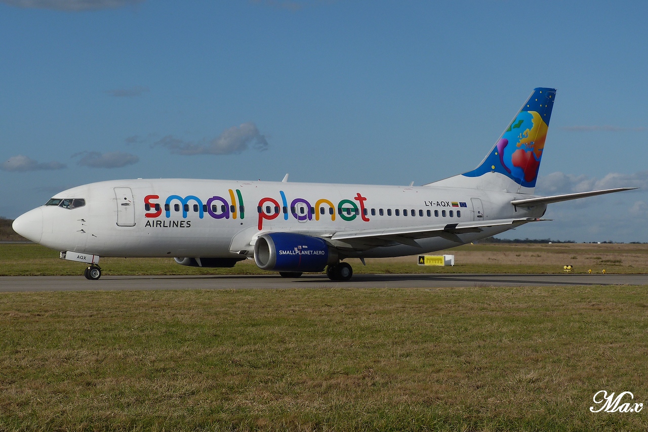 [26/12/2011] Boeing 737-300 (LY-FLH] Small Planet Airlines 1202200100021438369461731