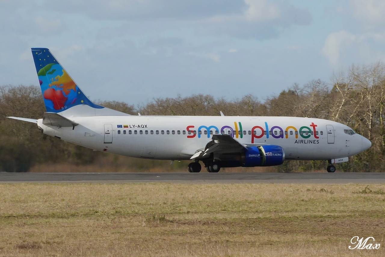 [26/12/2011] Boeing 737-300 (LY-FLH] Small Planet Airlines 1202200142091438369461814