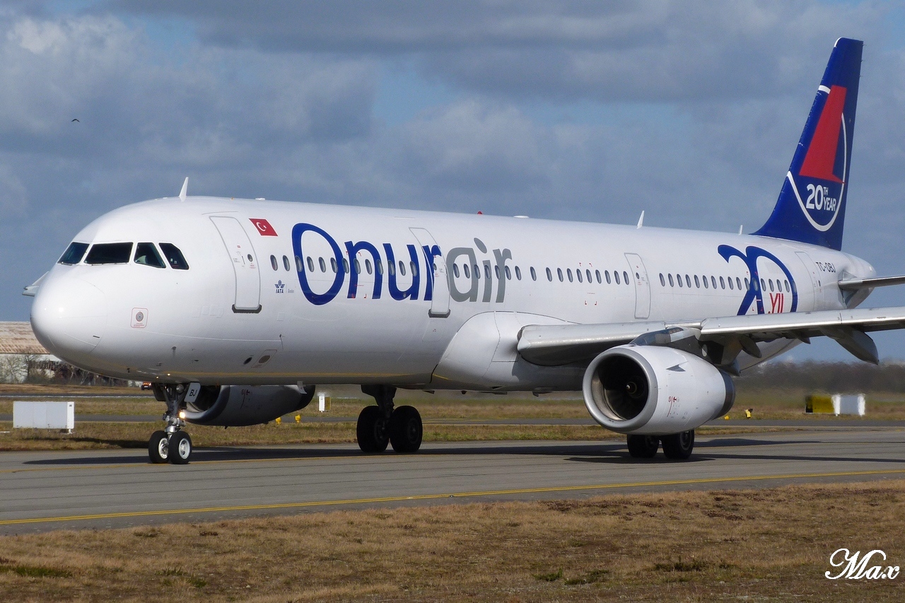 [19/02/2011] Airbus A321 (TC-OBJ) Onur Air: 20th Year s/c & white belly   1202200253391438369461883