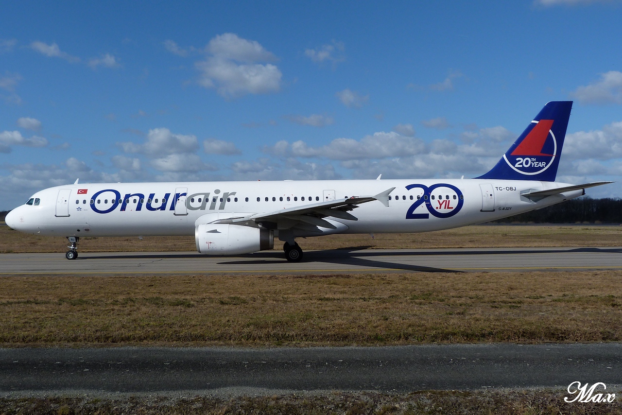[19/02/2011] Airbus A321 (TC-OBJ) Onur Air: 20th Year s/c & white belly   1202200253391438369461884