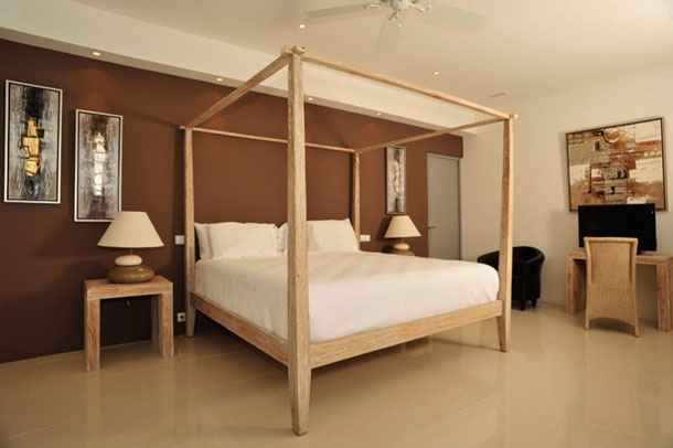 Classic-Bedroom-Design-In-Grand-Bleu-Villa