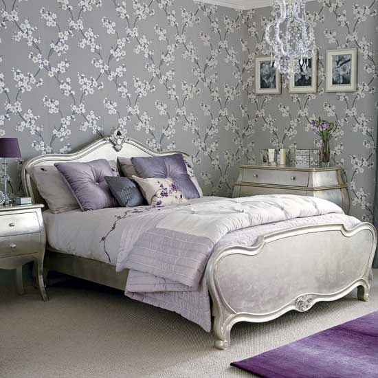 Feminine-bedroom-metallic-wallpaper