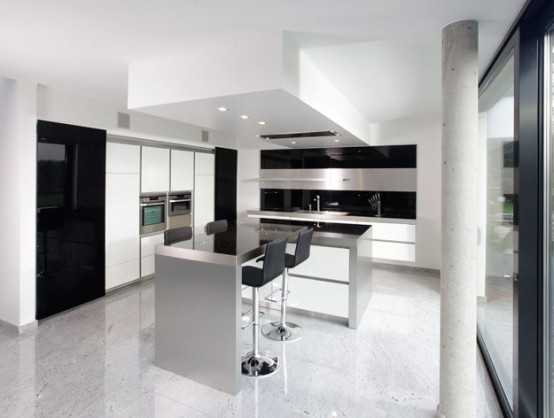 New-modern-black-and-white-kitchen-designs-from-KitcheConcept-3-554x418