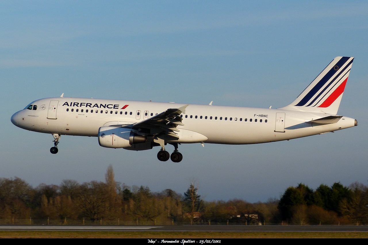 [25/02/2012] Airbus A320 (HB-JIZ) Hello 1202260219431438369493097