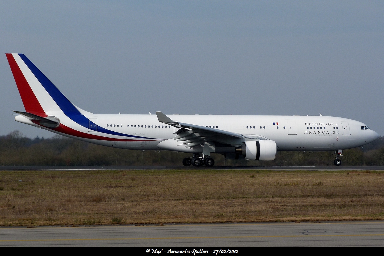 Spotting du 27/02/2012: Airbus A330-200 (F-RARF) "République Française"  1202271152401438369503732
