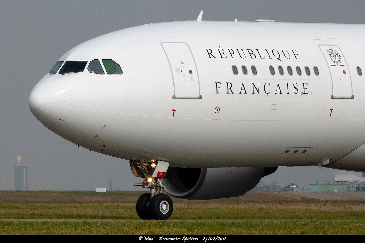 Spotting du 27/02/2012: Airbus A330-200 (F-RARF) "République Française"  - Page 2 1202271152401438369503736