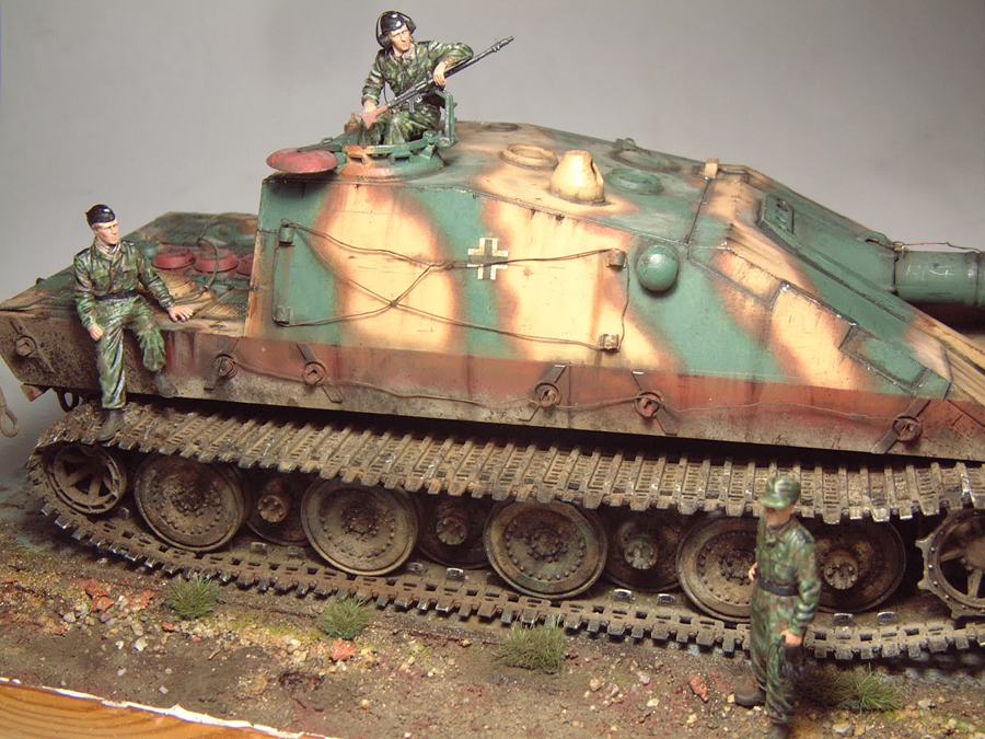 Jagdpanzer E-100 -1/35e [Trumpeter] 1702170624444769014853367