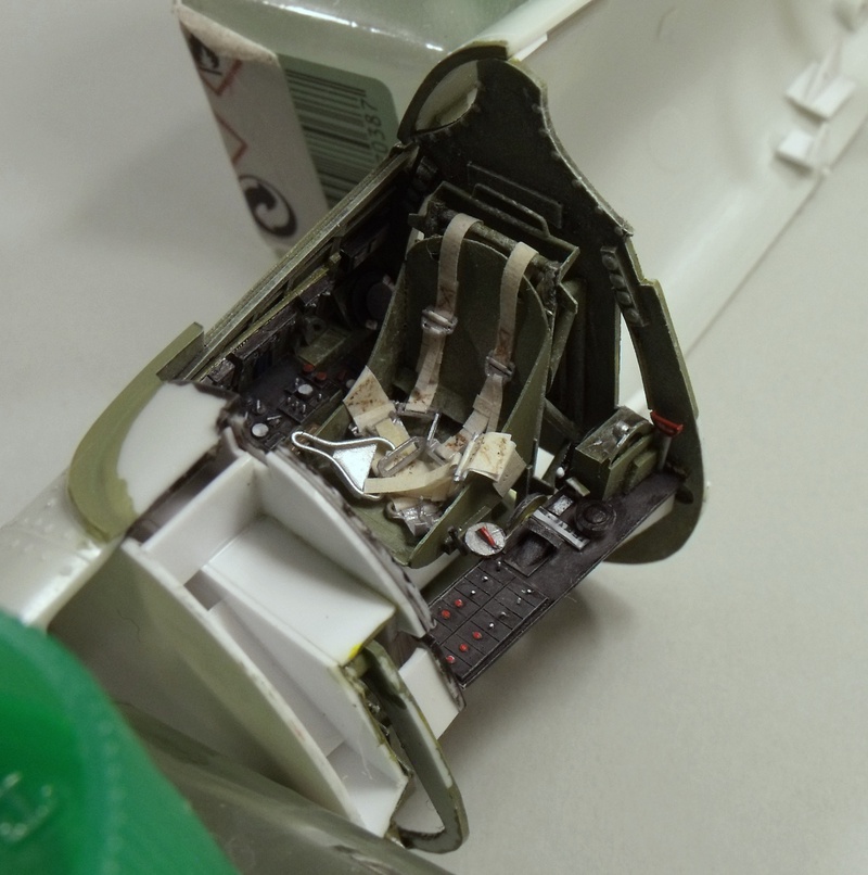 montage maquette Revell 1/32 F4U-1 Corsair améliorations scratch 17032711044112553914948998