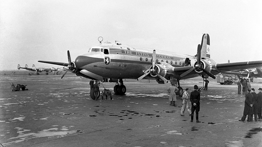 1946-DC-4-Twenthe-op-Schiphol small