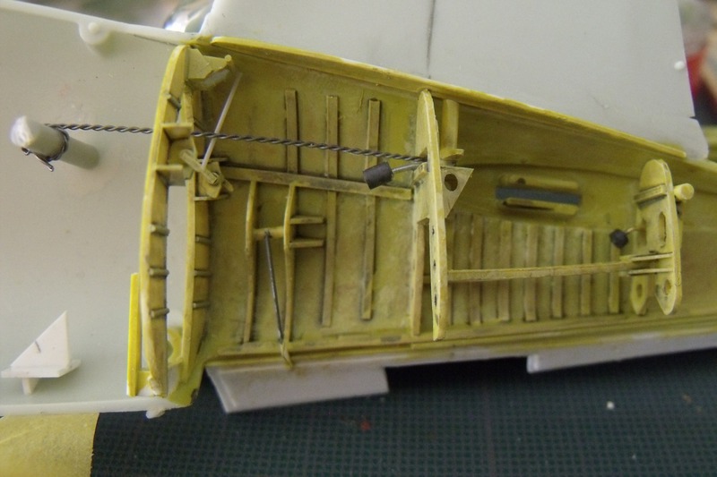 montage maquette Revell 1/32 F4U-1 Corsair améliorations scratch 17040812570212553914970806