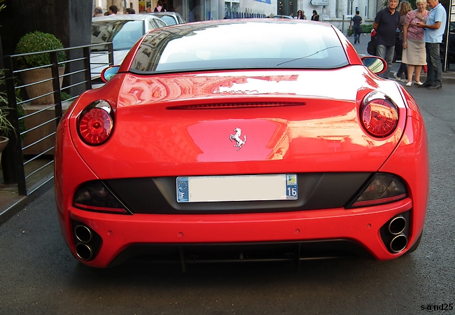 Ferrari_California_12