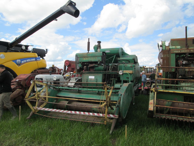 28 - Thimert-Gatelle : Exposition de tracteurs le 21/05/2017 17081008395021374015211664