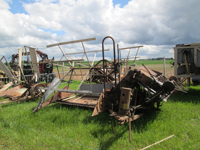 28 - Thimert-Gatelle : Exposition de tracteurs le 21/05/2017 17081008423721374015211670