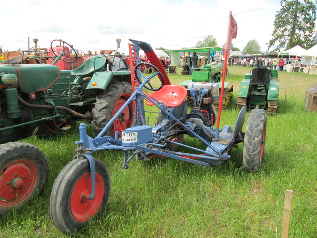 28 - Thimert-Gatelle : Exposition de tracteurs le 21/05/2017 17081008442321374015211672