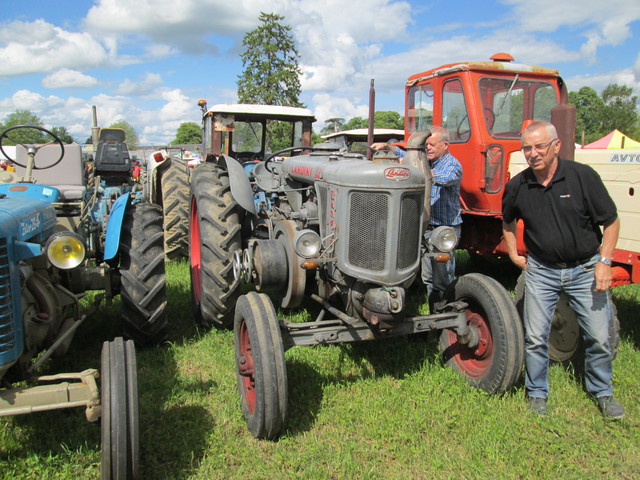 28 - Thimert-Gatelle : Exposition de tracteurs le 21/05/2017 17081008531621374015211682