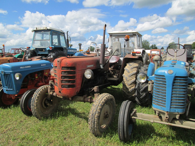 28 - Thimert-Gatelle : Exposition de tracteurs le 21/05/2017 17081008551721374015211684