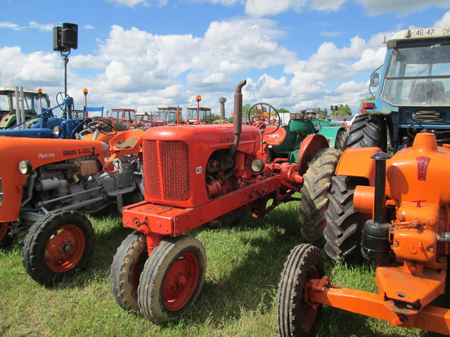 28 - Thimert-Gatelle : Exposition de tracteurs le 21/05/2017 17081008591821374015211689