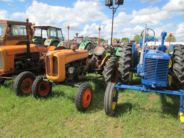 28 - Thimert-Gatelle : Exposition de tracteurs le 21/05/2017 17081009022421374015211693