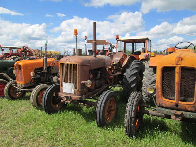 28 - Thimert-Gatelle : Exposition de tracteurs le 21/05/2017 17081009090921374015211701