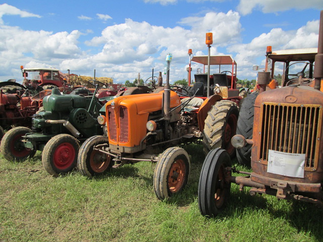 28 - Thimert-Gatelle : Exposition de tracteurs le 21/05/2017 17081009101021374015211702