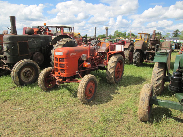 28 - Thimert-Gatelle : Exposition de tracteurs le 21/05/2017 17081009121721374015211704