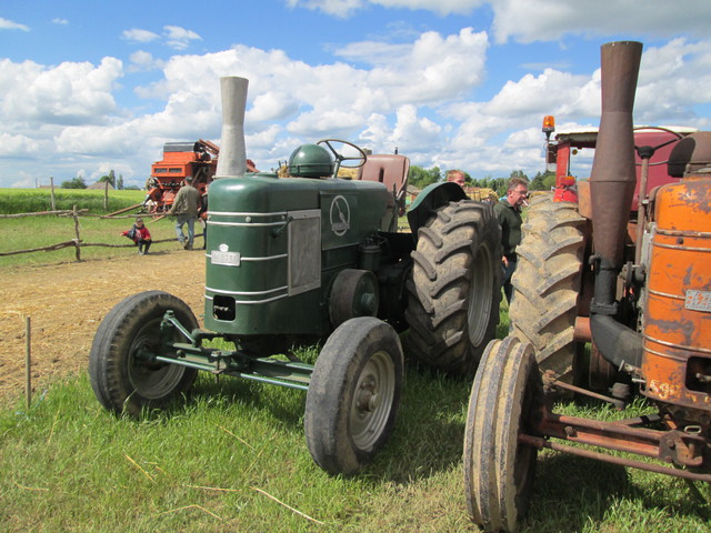 28 - Thimert-Gatelle : Exposition de tracteurs le 21/05/2017 17081009151821374015211709