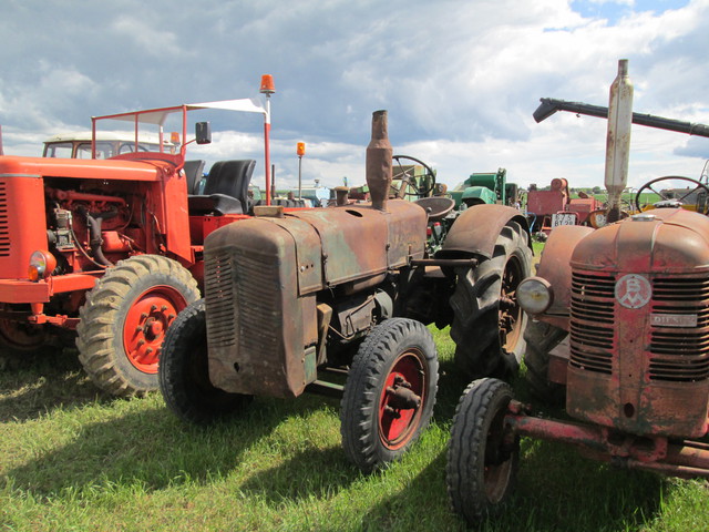 28 - Thimert-Gatelle : Exposition de tracteurs le 21/05/2017 17081009190021374015211716