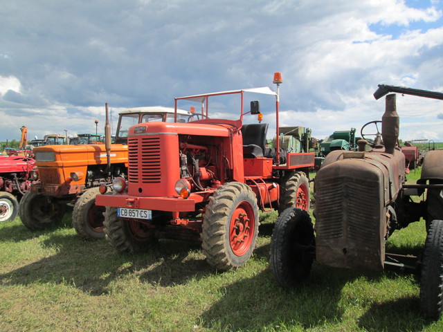 28 - Thimert-Gatelle : Exposition de tracteurs le 21/05/2017 17081009194821374015211717