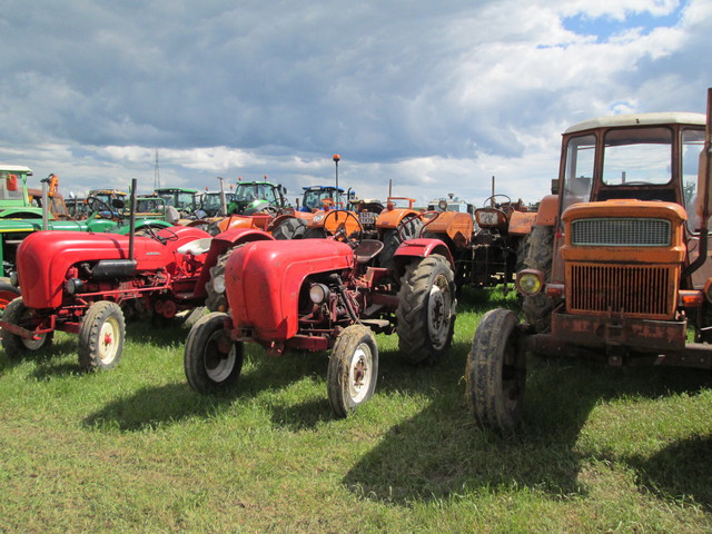 28 - Thimert-Gatelle : Exposition de tracteurs le 21/05/2017 17081009212921374015211719