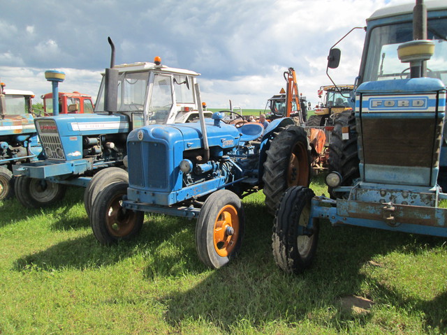 28 - Thimert-Gatelle : Exposition de tracteurs le 21/05/2017 17081009315921374015211732