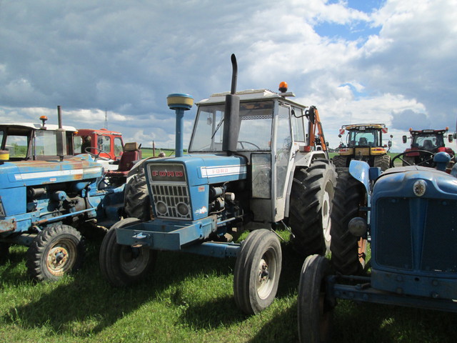 28 - Thimert-Gatelle : Exposition de tracteurs le 21/05/2017 17081009325021374015211733