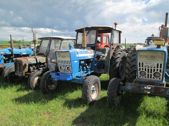 28 - Thimert-Gatelle : Exposition de tracteurs le 21/05/2017 17081009345321374015211753