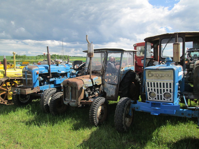 28 - Thimert-Gatelle : Exposition de tracteurs le 21/05/2017 17081009354721374015211754