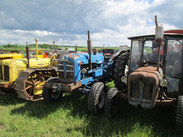 28 - Thimert-Gatelle : Exposition de tracteurs le 21/05/2017 17081009363921374015211755