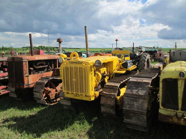 28 - Thimert-Gatelle : Exposition de tracteurs le 21/05/2017 17081009381421374015211757