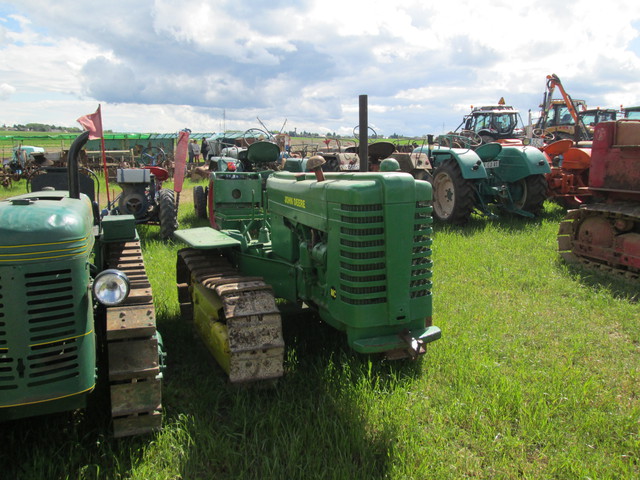 28 - Thimert-Gatelle : Exposition de tracteurs le 21/05/2017 17081009404621374015211765