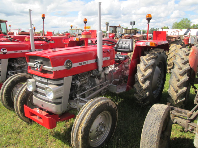 28 - Thimert-Gatelle : Exposition de tracteurs le 21/05/2017 17081009500221374015211791