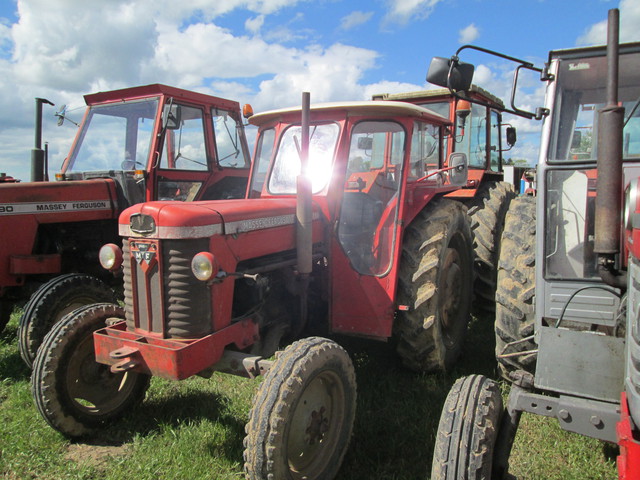 28 - Thimert-Gatelle : Exposition de tracteurs le 21/05/2017 17081009542021374015211797