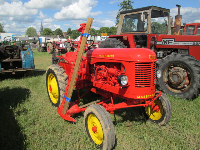 28 - Thimert-Gatelle : Exposition de tracteurs le 21/05/2017 17081009574721374015211802