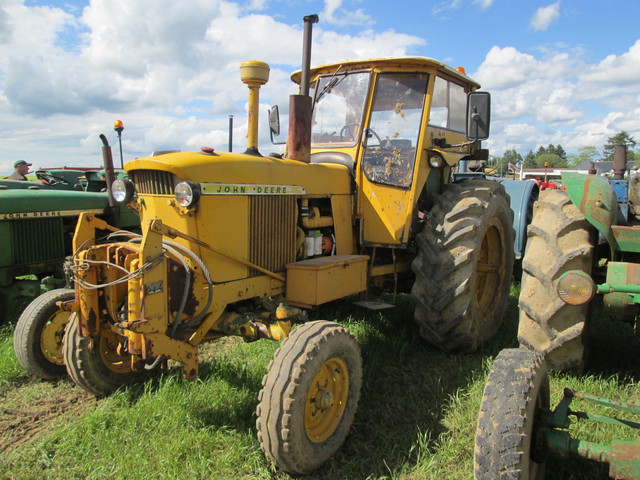 28 - Thimert-Gatelle : Exposition de tracteurs le 21/05/2017 17081009592721374015211804