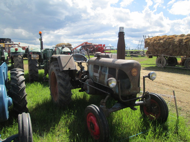 28 - Thimert-Gatelle : Exposition de tracteurs le 21/05/2017 17081010000921374015211805