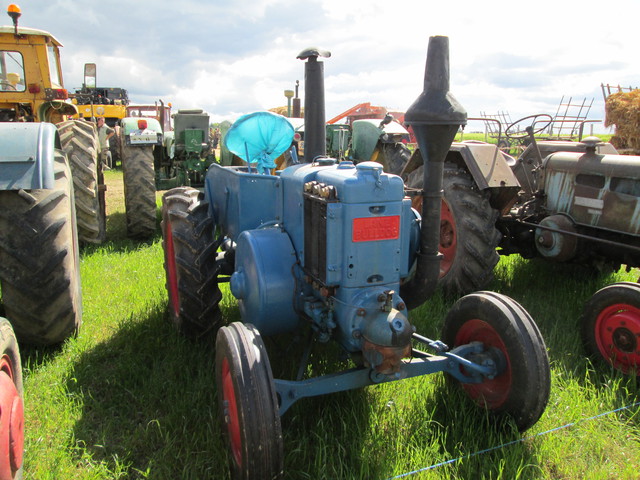 28 - Thimert-Gatelle : Exposition de tracteurs le 21/05/2017 17081010005721374015211806