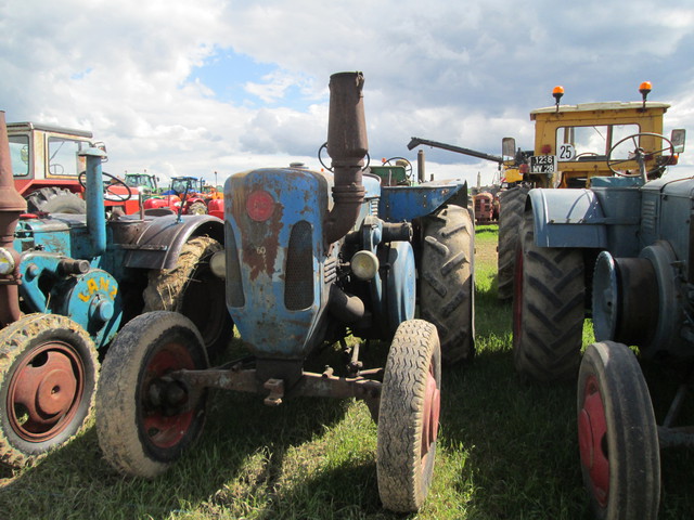 28 - Thimert-Gatelle : Exposition de tracteurs le 21/05/2017 17081010022621374015211812